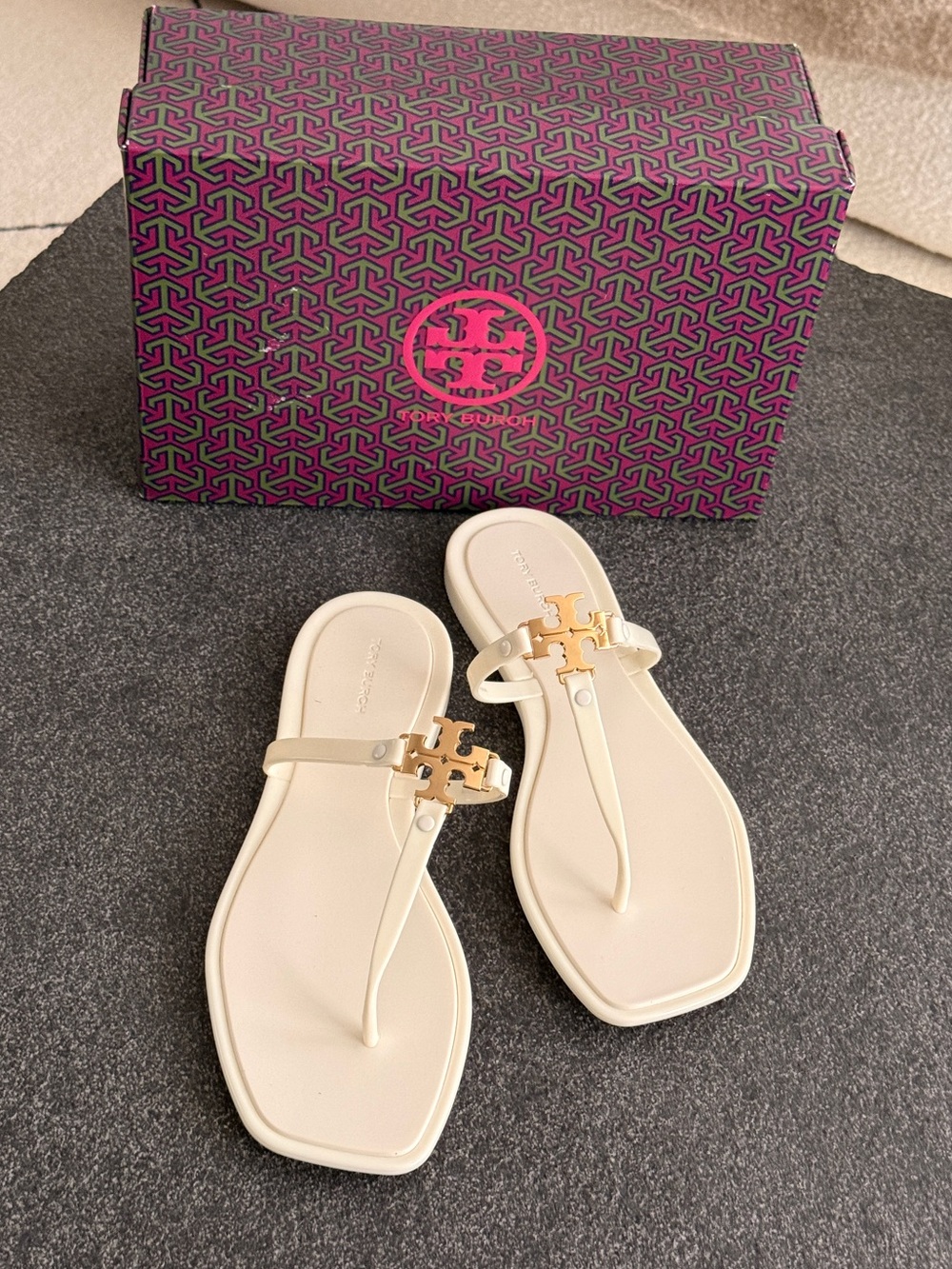 NWT Tory Burch Roxanne Jelly flats
